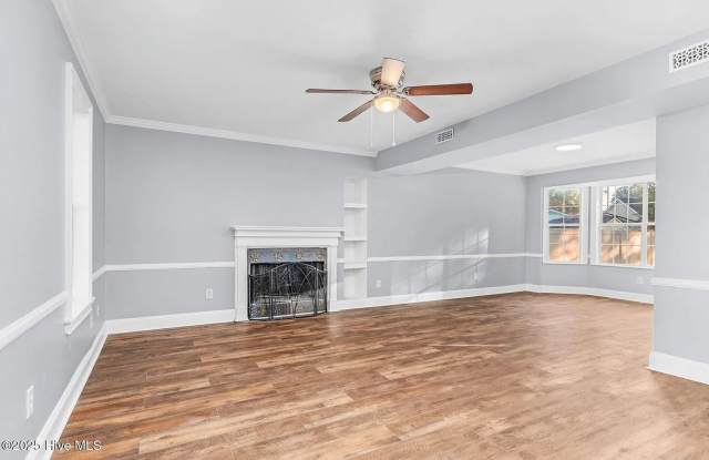 Room in 5 Bedroom Home at Sara Dr