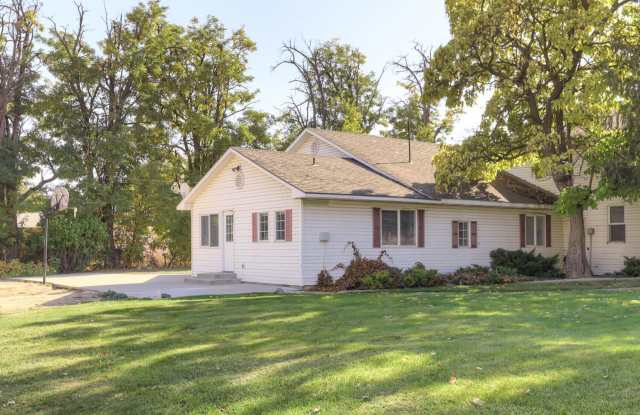 Large Fully Remodeled 3 Bedroom Duplex in Nampa