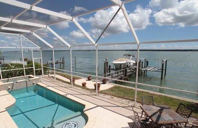 202 SAND KEY ESTATES DRIVE