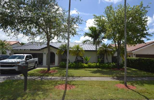 5785 SW 89th Ave