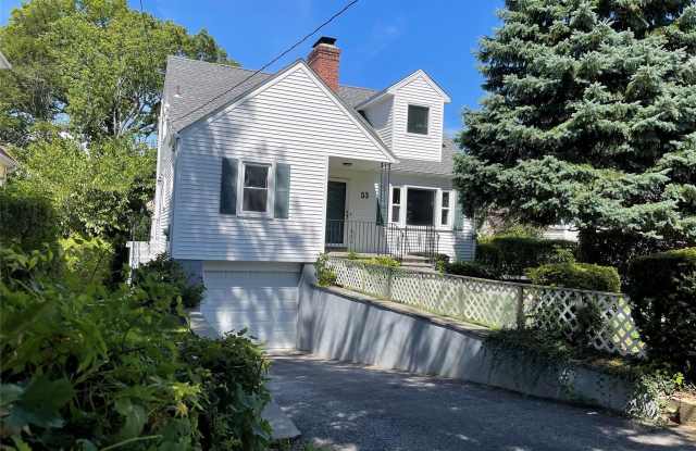 53 Lee Avenue