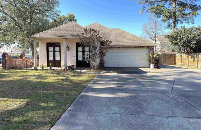 Photo of 5855 Government St