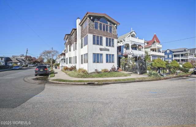 Photo of 113 Central Avenue unit: 2