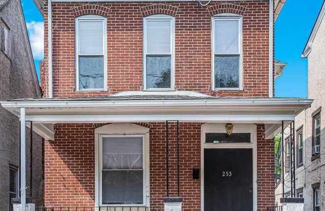 Photo of 253 BEECH Street