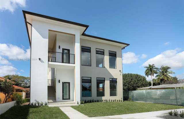 132 SW 35 Ave