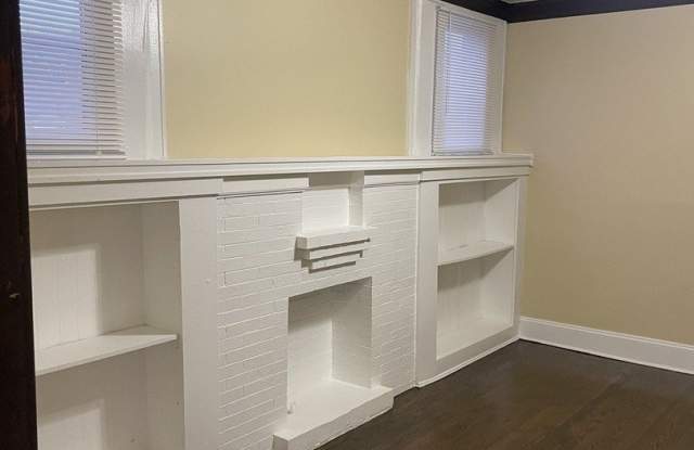 1809 W Garfield Boulevard