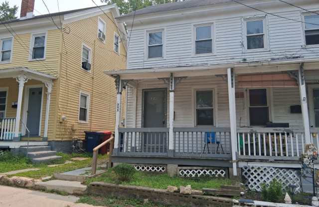 Bright 2 Bedroom Home FOR RENT in Bridgeton NJ $1465