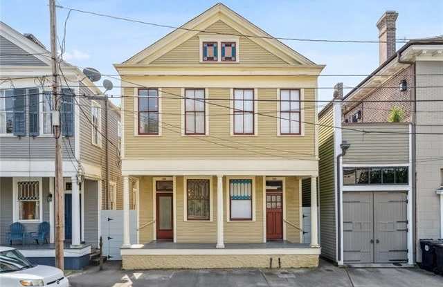1132 MELPOMENE Street