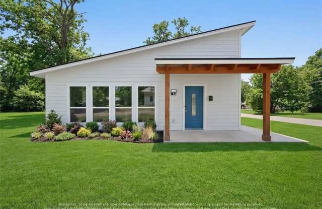 1471 W Kaufman Street