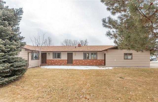 1137 Hawthorne Lane