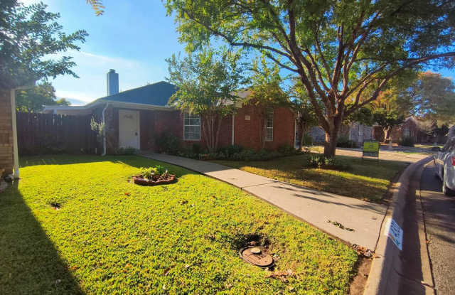 Beautiful and Spacious 3 bedroom, 2 bath home in Twin Oaks, AVAILABLE NOW!