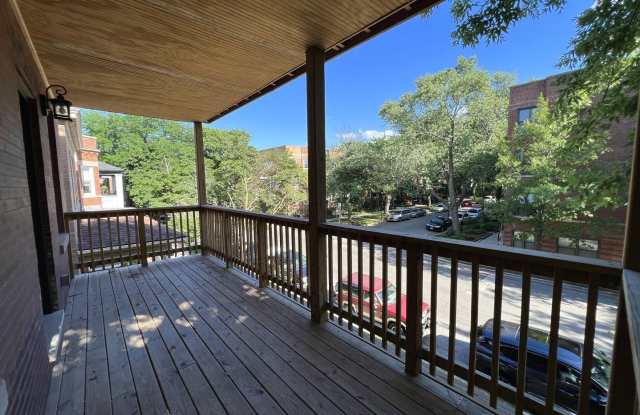 1744 W Winnemac Avenue unit: 2