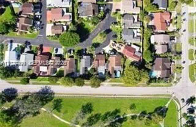 3305 SW 114 CT