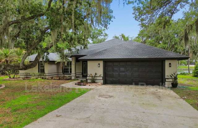 95 Woodside Dr