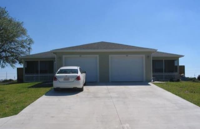 747 Ichabod Ave - 747 Ichabod Avenue, Lehigh Acres, FL 33973