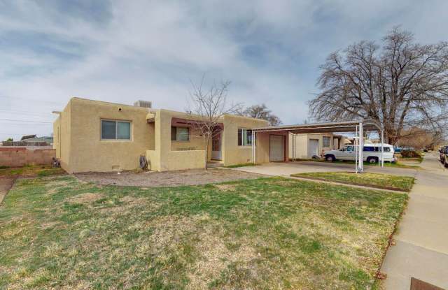 Gated Newer Pueblo 3/BD 1.75/BA 1/CG 2/CP 1774/sf - 3107 Aliso Drive Northeast, Albuquerque, NM 87110