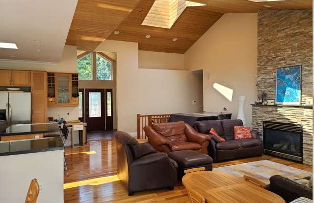 232 Boundary Bay Road