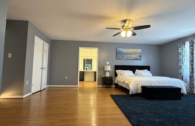 Photo of 1740 Albert Drive