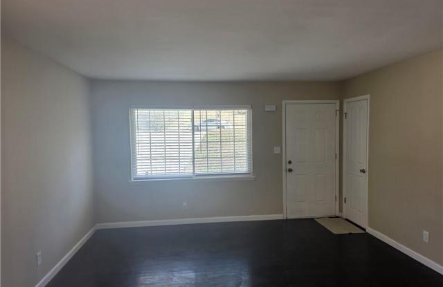 2435 Bouldercliff Way SE