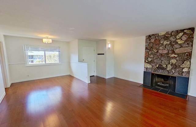 2 Bed / 2 Bath Condo Uptown Santa Barbara
