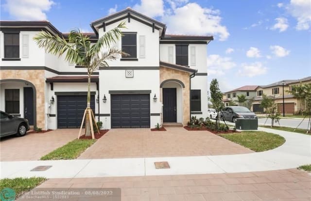 10305 W 33rd Way - 10305 West 33rd Way, Hialeah, FL 33018