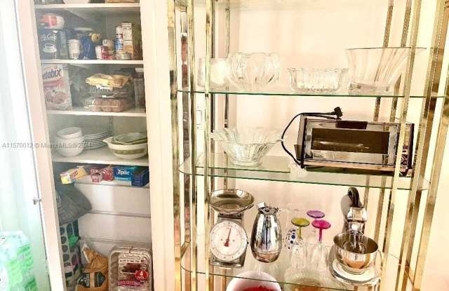 465 Paradise Isle Blvd