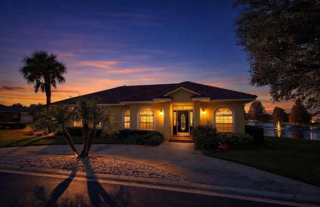 205 LAKE REGION BOULEVARD S