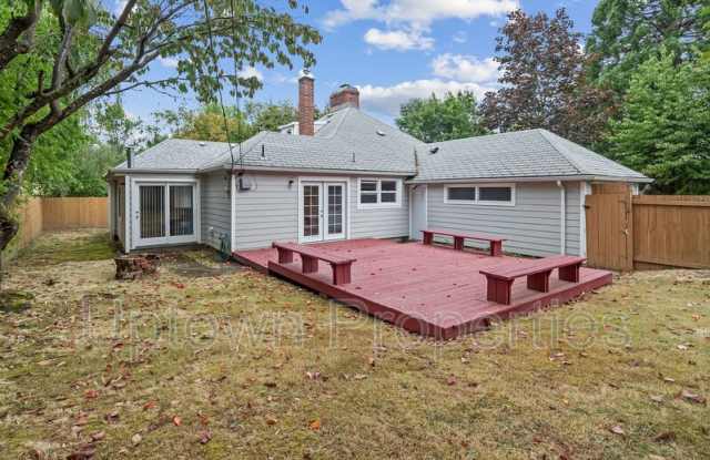 Photo of 9520 SW Cypress St