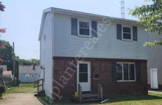 439 West Poinsetta Avenue