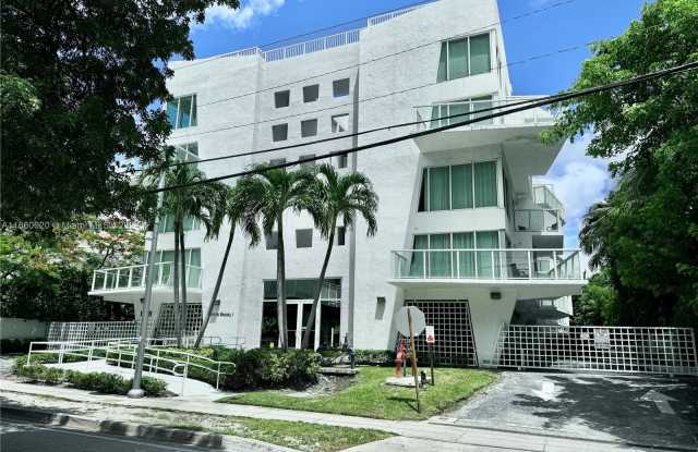 1528 Brickell Ave