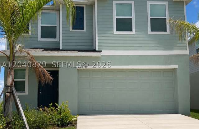 19619 Fairhill Ct