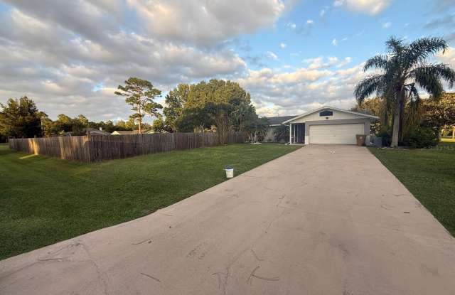 2201 HICKORY WOOD COURT