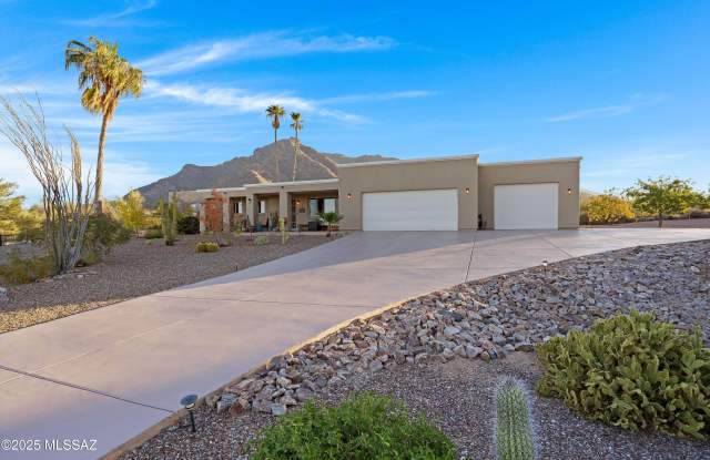 380 E Four Horses Circle