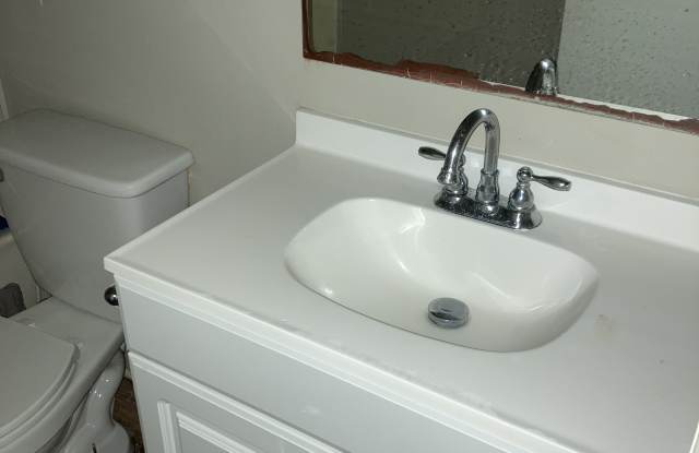 Photo of 2222 Pennington Ave