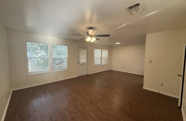 1000- 1002 Sagewood Trail - 1002