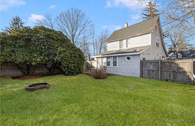 206 Riverside Avenue