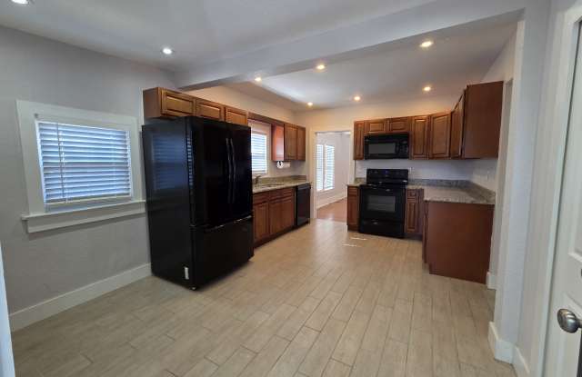 103 North Glenwood Avenue