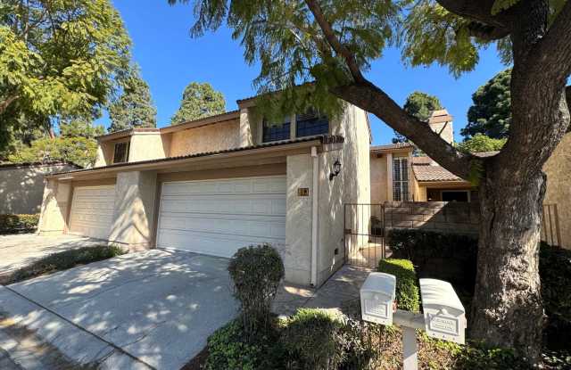 Remodeled County Square Villa Townhome- Features Large Bonus Room!