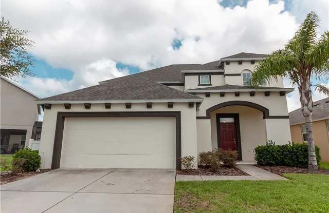 ChampionsGate fully furnished 6 bedrooms and 5 bathrooms home with private pool!