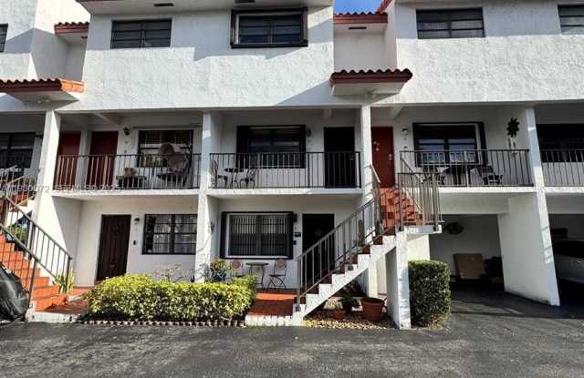 Photo of 421 Swallow Dr