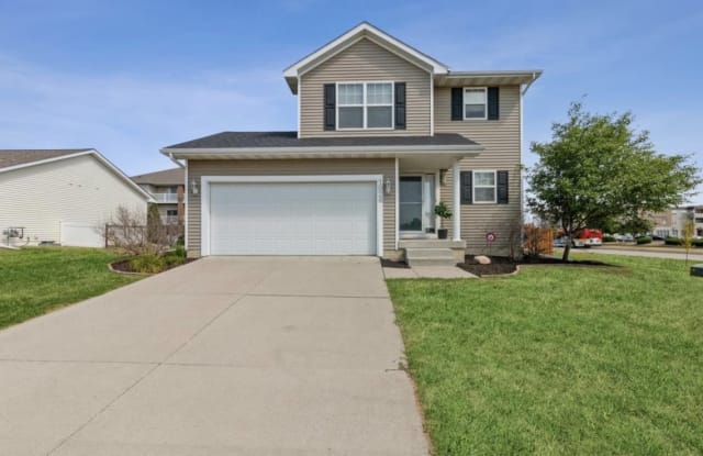 1026 Poe Ave - 1026 Poe Avenue, Ames, IA 50014