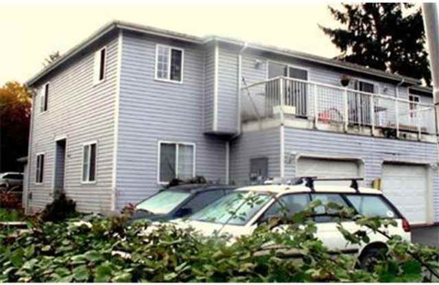 4 Bedroom York Neighborhood Town Home
