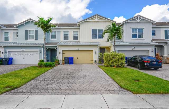 Photo of 4735 Eucalyptus Dr