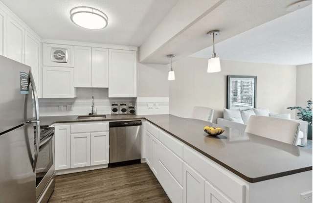 Photo of 735 St. Clair Apartments