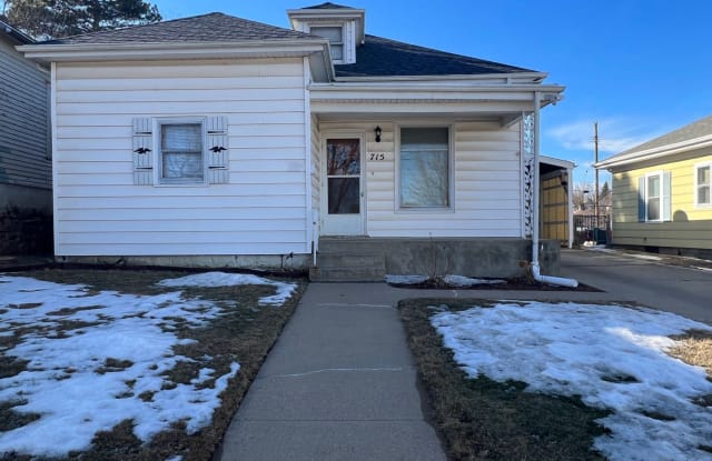 715 S 4th Avenue - 715 South 4th Avenue, Sioux Falls, SD 57104