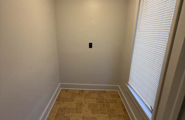 221 South Pleasant Street - 221-D