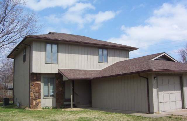 Photo of 2 bedroom duplex close to MSU!