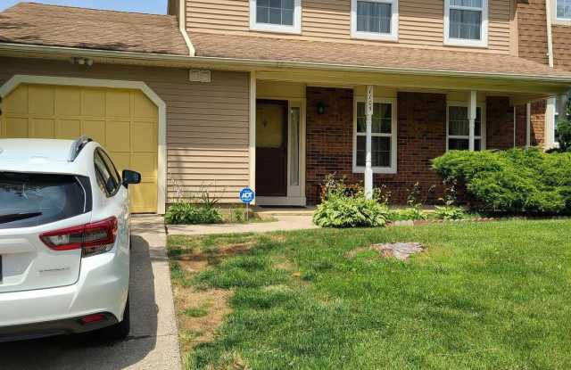 1105 JONATHAN Lane