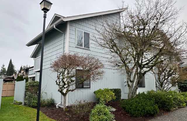 Lovely Bellevue Condo!