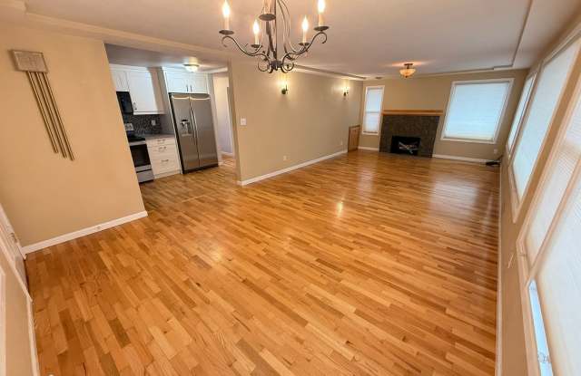 Beautiful 3-Bedroom Stunning Stone Home with Breathtaking Valley Views!